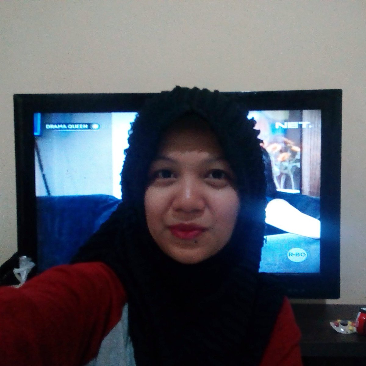 rdndinda93's tweet photo. I'm watching @netmediatama @DramaQueen_NET #NETDramaQueen_04 https://t.co/cfcVn8exD2