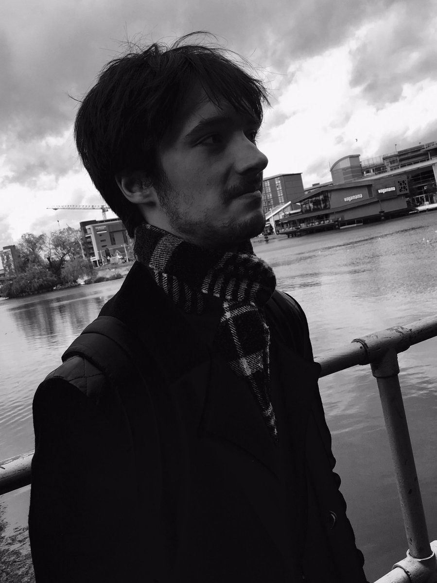 damnih8this's tweet photo. I'm so confused about my life... #lincolnnoir https://t.co/8AVFSfbZDl