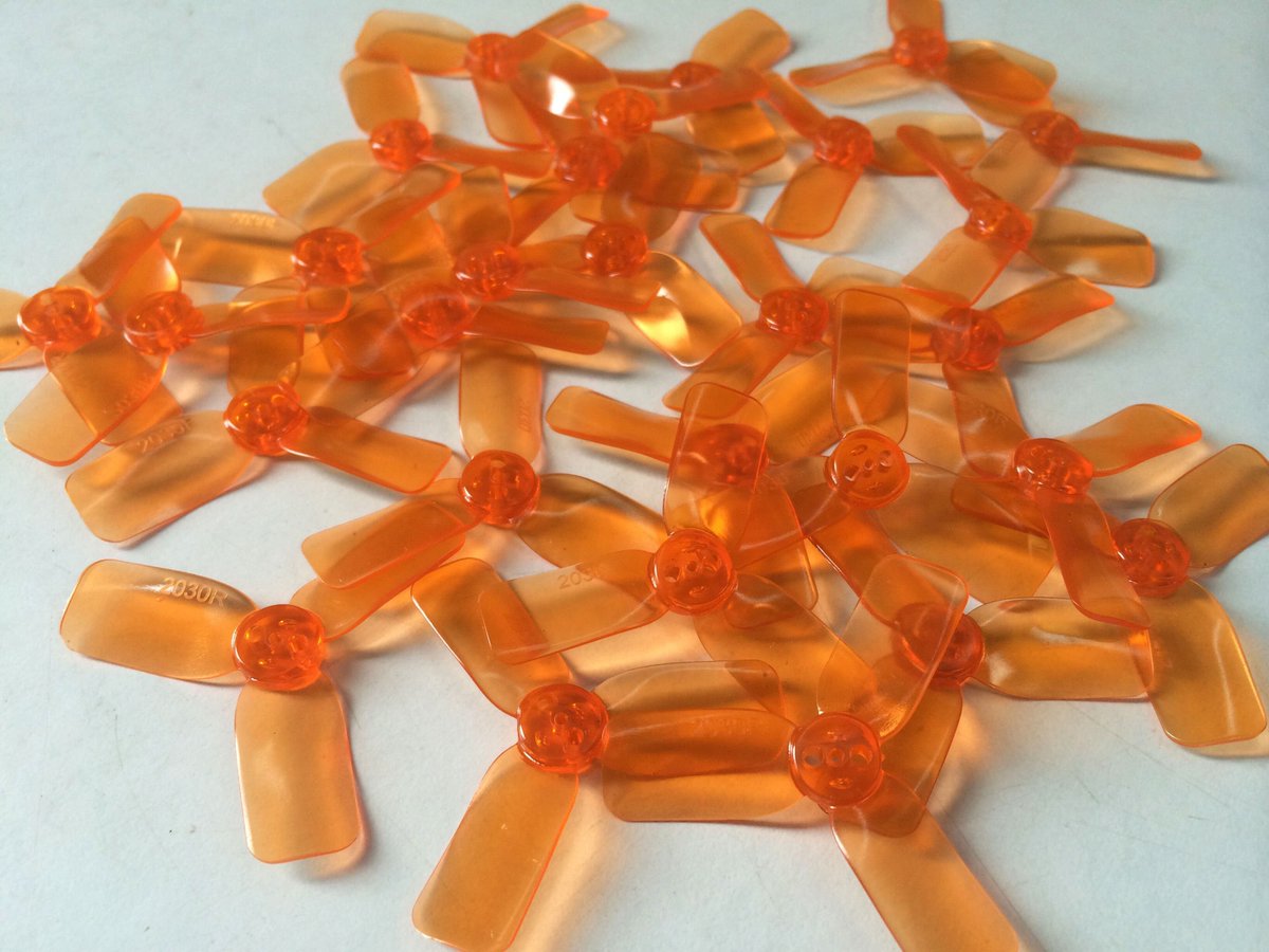 AnnyLiu6's tweet image. DYS new size 3 blade micro prop 2030 especially for 1102, 1104 and 1105 micro motor, 6 colors for selections #miniframe #microprop #indoor
