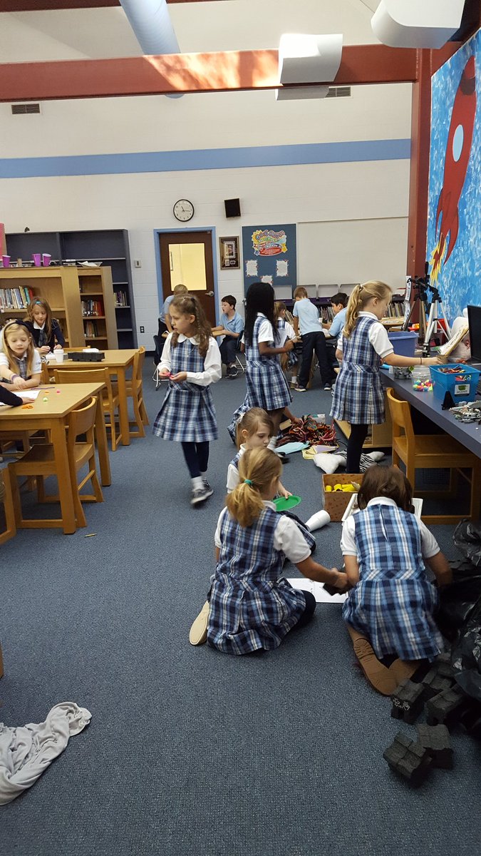 KittyShadman's tweet photo. #STEM #Designthinking and #adwmaker a perfect combo for 2nd graders #adwteach #tech21st https://t.co/wIyceCozi3