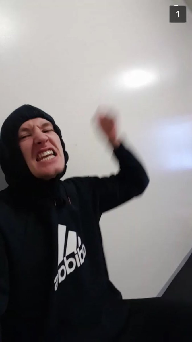 Þegar Thunderstruck með AC⚡️DC byrjar