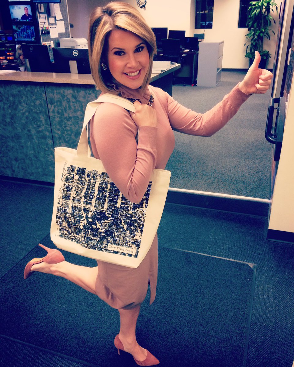 Shop local &amp; support 'Visionaries &amp; Voices' <a href="/OTRCINCY/">Over-the-Rhine</a> holiday totes are out. $15 gets you discounts @ 45 #OTR businesses on #blackfriday