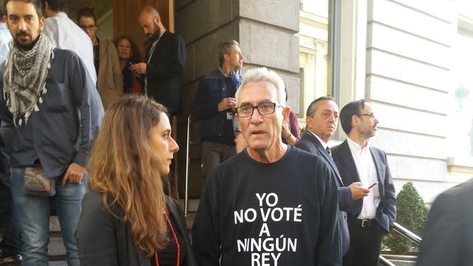Cañamero antisistema, pero mamando siempre del sistema que repudia.