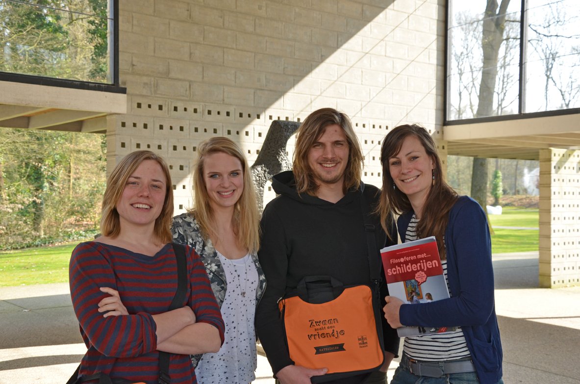 krollermuller's tweet photo. Het is #WereldFilosofieDag. Daarom zetten we ons #Filosofeerteam in het zonnetje: Marlou, Matthea, Jelle en Elvira!
https://t.co/2XxPmsav6k https://t.co/ze1yXO8zRp