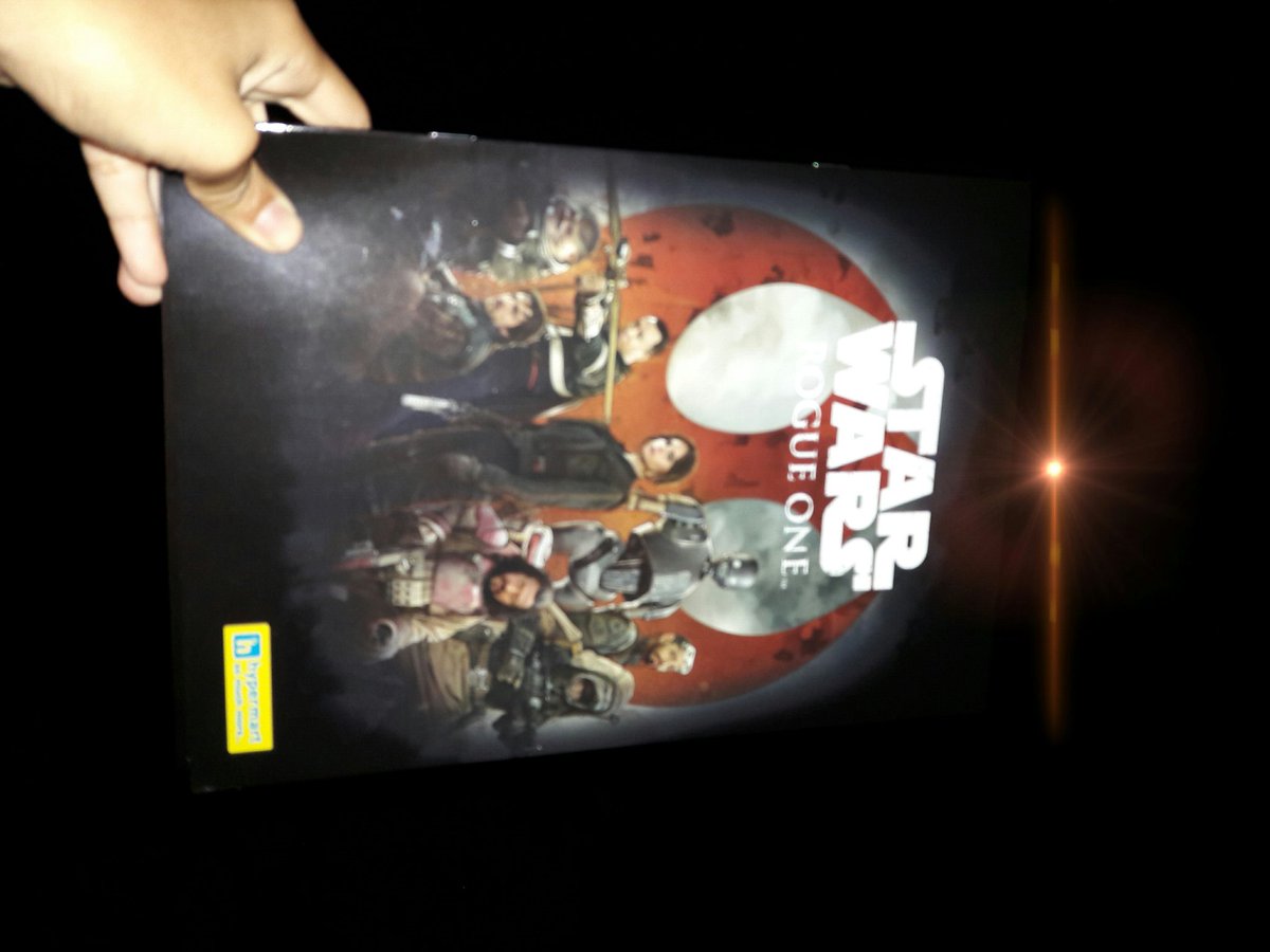 Miramiut's tweet image. Mulai hari ini &amp;amp; malam berikutnya saya akan berburu bintang StarWars hanya di Hypermart @bloggercrony #hypercosmicshell #hypermartstarwars