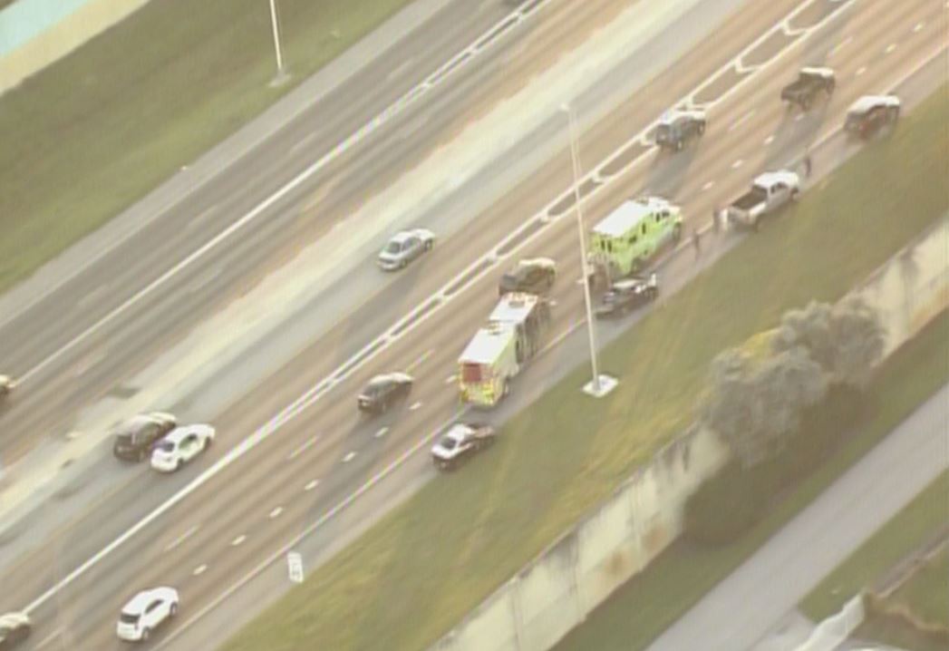 Crash on Turnpike SB at US-441 3 Lanes blocked #traffic https://t.co/4SRYsUfab9