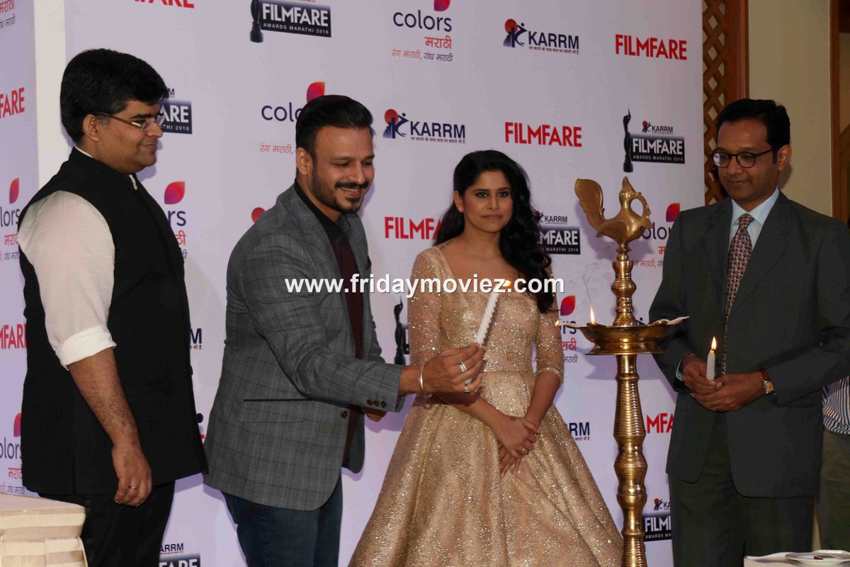 bit.ly/2fYTIwZ #VivekOberoi and #SaiTamhankar during the press conference of #MarathiFilmfareAwards
#JiteshPillai #AnujPoddar