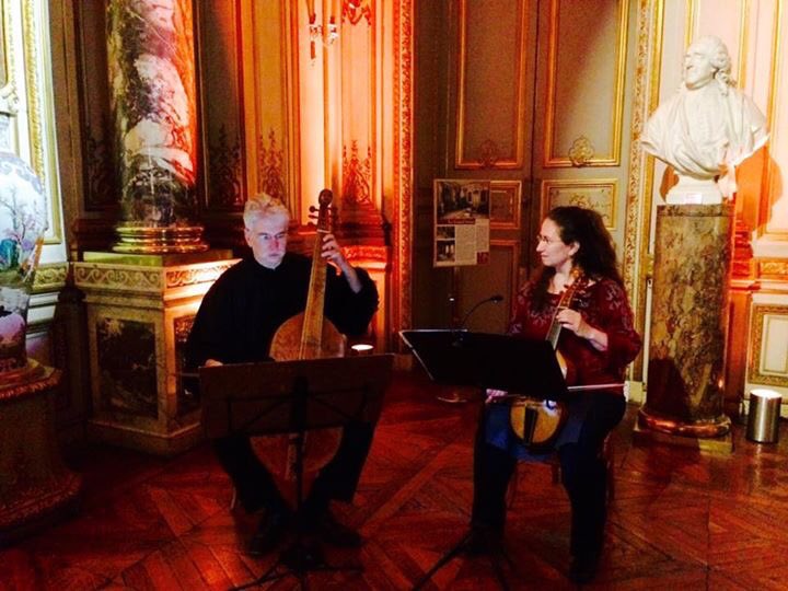 BAmusiques's tweet photo. Notre duo de violes en marge de l'expo 
#RembrandtIntime @jacquemartandre https://t.co/KkkRwWocX9