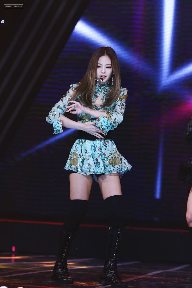 kimjennie960116's tweet photo. 161116 #블랙핑크 #BLACKPINK #제니
닝겐쟈나이 쩰루 이쁘쟈나 (*`н´*) https://t.co/LQCceooKMi