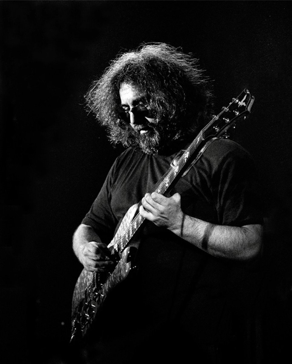 DisruptInnoTech's tweet photo. With the #Band: #PatrickHarbron's Intimate #RockNRoll #Photography - https://t.co/aWN3LYCixx by @PatrickHarbron via @guardianculture https://t.co/e9Orc3M8VW