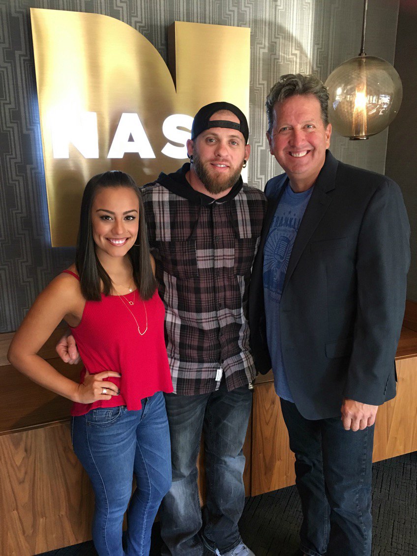 STARCountry967's tweet photo. Tonight on @KickSomeNash: @BrantleyGilbert joins us for a special #NASHInsight about #MarriedLife! #BGNation https://t.co/0vNEtuO6nK
