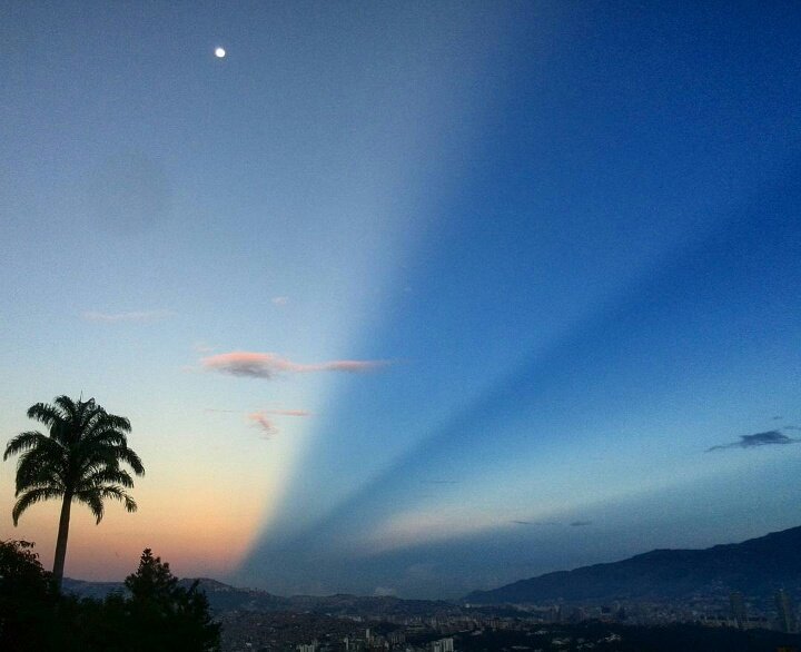 jenniferlanz's tweet photo. Amaneceres exclusivos #17Nov16 6:10am https://t.co/MEA58PPBCz