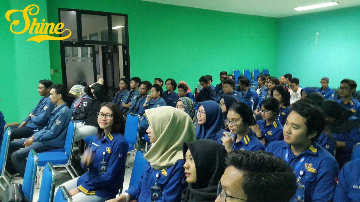 BEMFKBTELU's tweet photo. [LT] sdg berlangsung "Sharing Session" dan kunjungan dari Keluarga Mahasiswa Teknik Elektro (KMTE) di ruangan Sport Center FKB. https://t.co/B2huH7HRt8