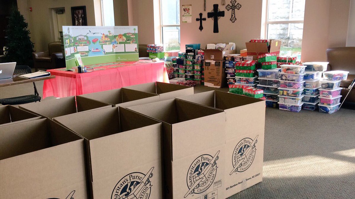 FBCMountVernon's tweet photo. Packing boxes to send overseas this morning for @SamaritansPurse! https://t.co/EGE6PoLTT7