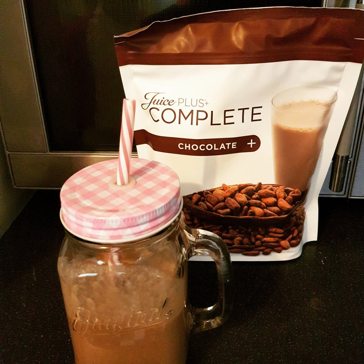 newlifekelly's tweet photo. Breakfast this morning. Chocolate shake with organic soya milk. #healthyliving #jpcomplete #juiceplus https://t.co/jciXBxgRLv