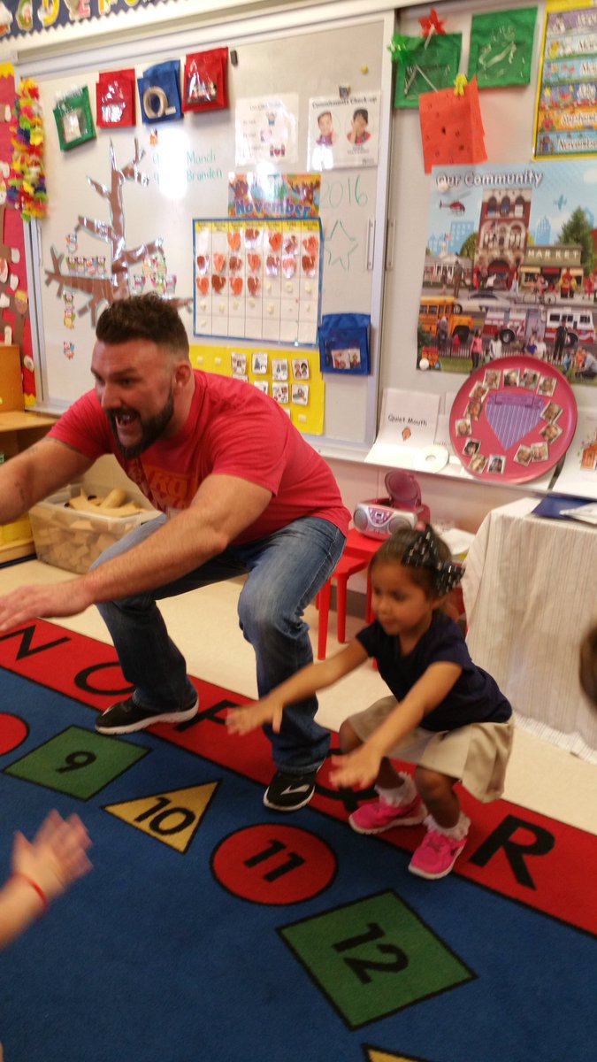 Buckles100's tweet photo. #HCPSTeachin @Bryant_Elem Great fun with Pre-K.  Thanks Mr. Hinkle https://t.co/T6qeHGUJgS