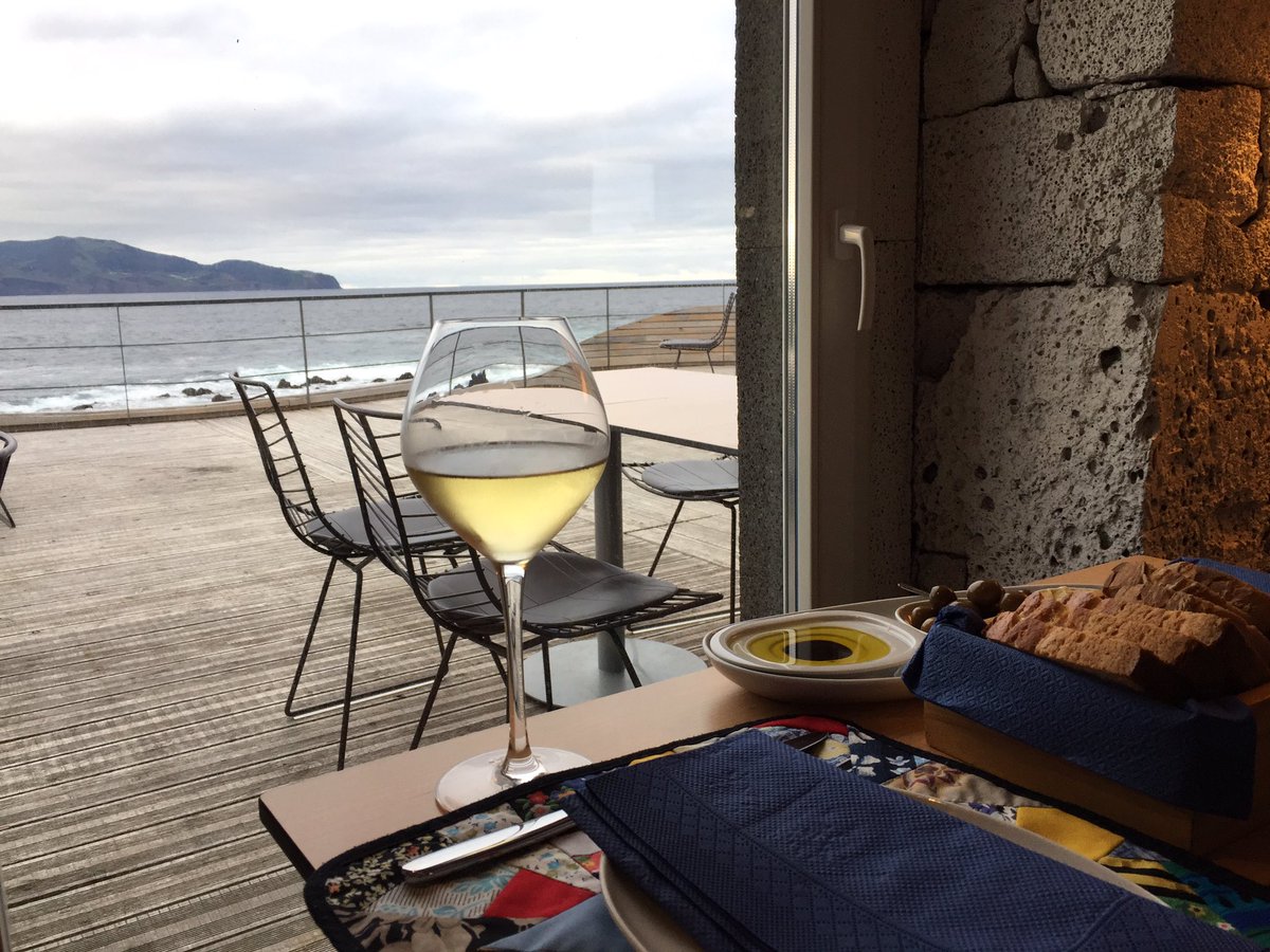 AmandaBlake9's tweet photo. Late lunch/snack with a view on #PicoIsland #Azores at #cellabar. Thanks @azoresgetaways for the fantastic @TravelzooCanada deal! #besttrip https://t.co/QhscKNAL2s