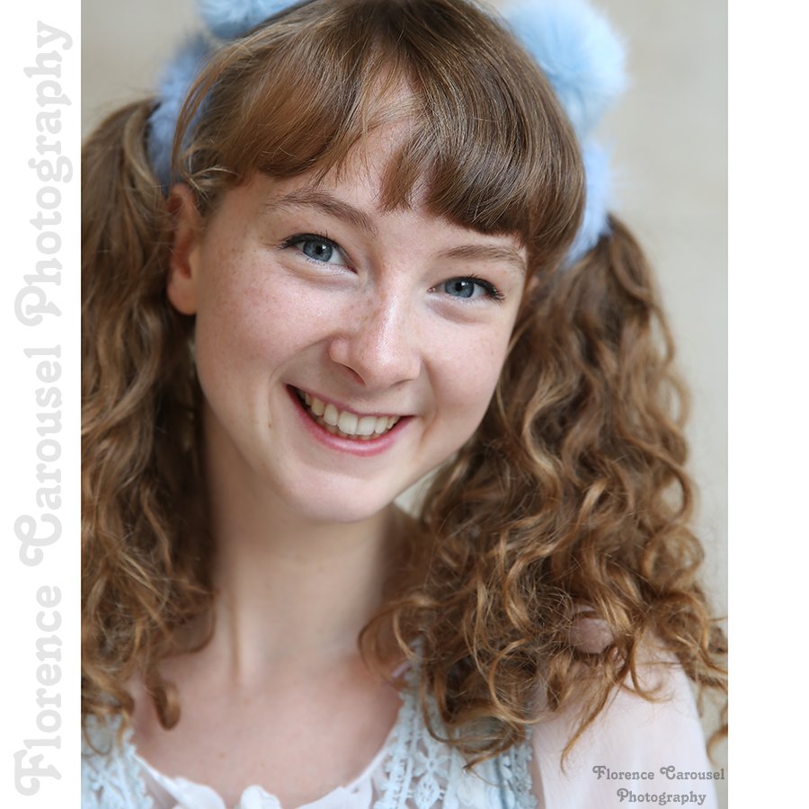 FCarouselPhoto's tweet image. A headshot for the wonderfully talented @scarlettdaccha. #photooftheday #ukphotographer #portraits #headshot #photo #photography