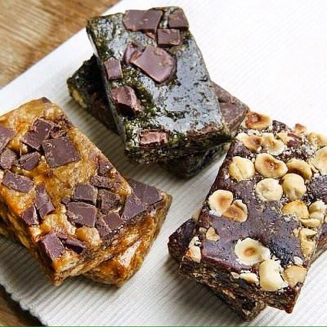 FreeFromEvents's tweet photo. So pleased to welcome back @nookie_bar at #FreeFromFestival Xmas🎄Absolute heaven in a bar👌😋All #glutenfree #dairyfree &amp; refined #sugarfree 🙌 https://t.co/IeAdMB2DzO