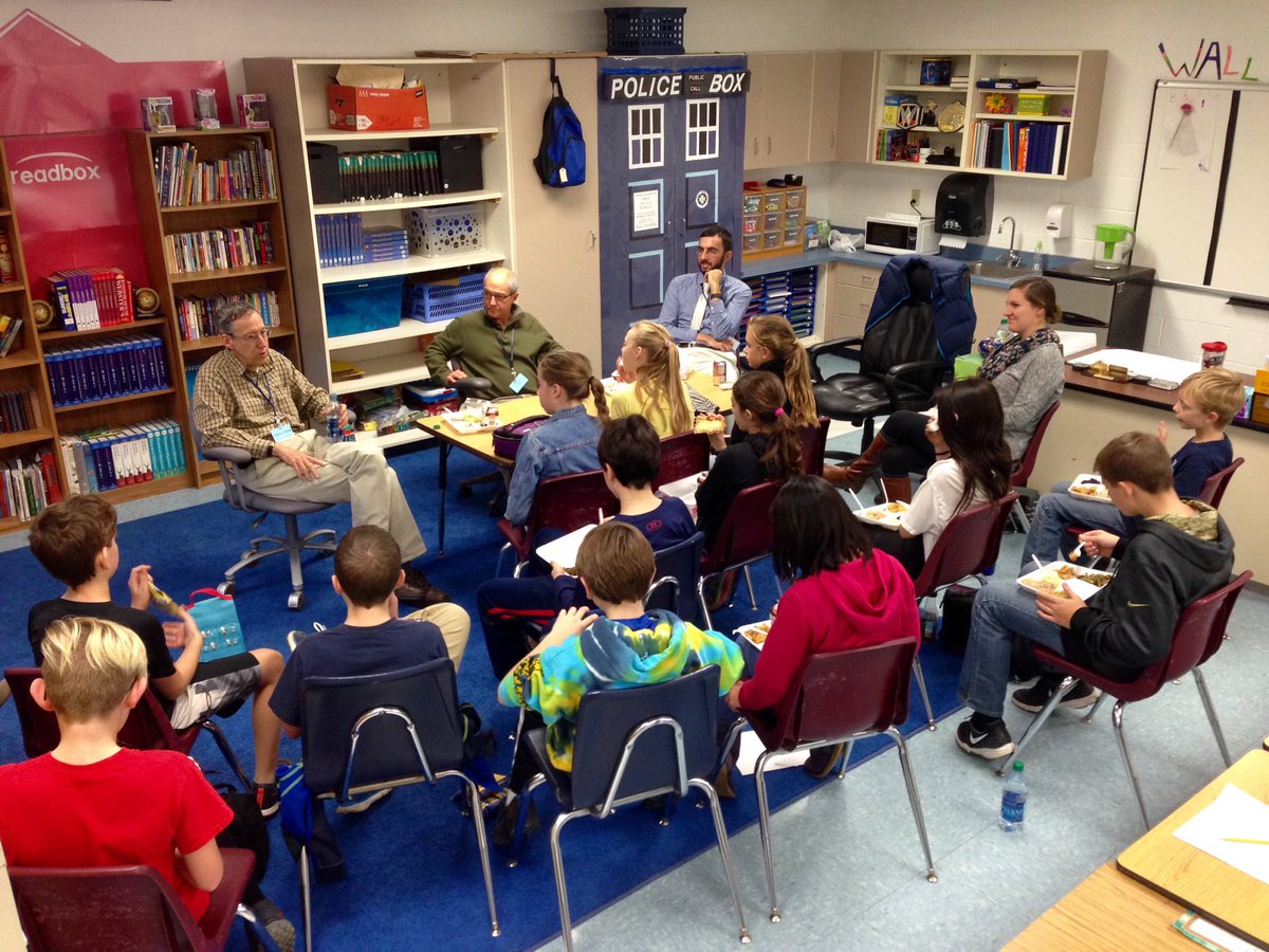 TheMrPooler's tweet image. Excited and inquisitive @HollisUpperELEM 6th graders spending their lunch eating with our visiting archaeologists! #TheyCanDigIt