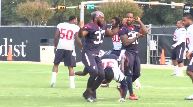 flashmobamerica's tweet photo. The .@HoustonTexans liven up daily football practice with #dancing. https://t.co/w9RHUpdOoS #WorkHardDanceHard https://t.co/inWeBkIYNQ