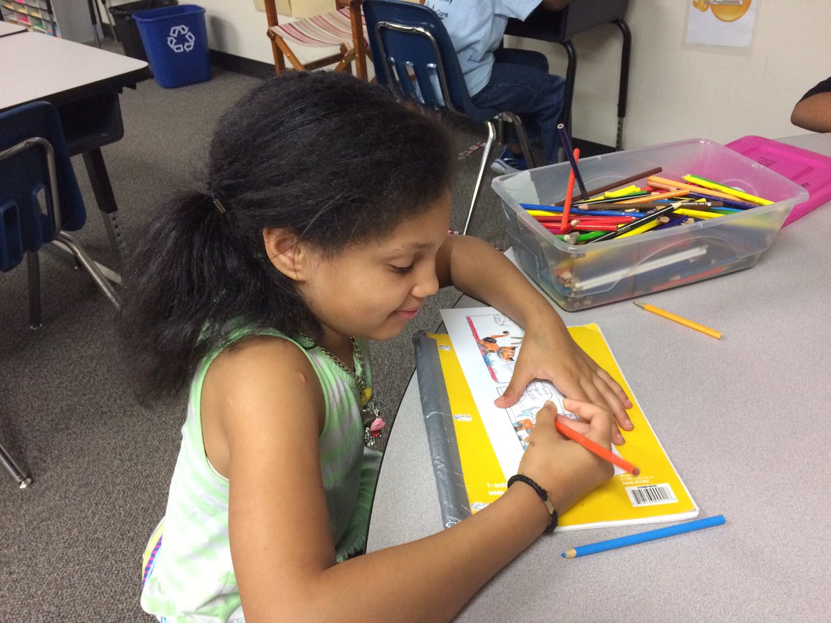 Mendenhall4th's tweet photo. Creating a comic strip to show we understand cause and effect!  #mendenhalllearns https://t.co/HcSEAmZHSW