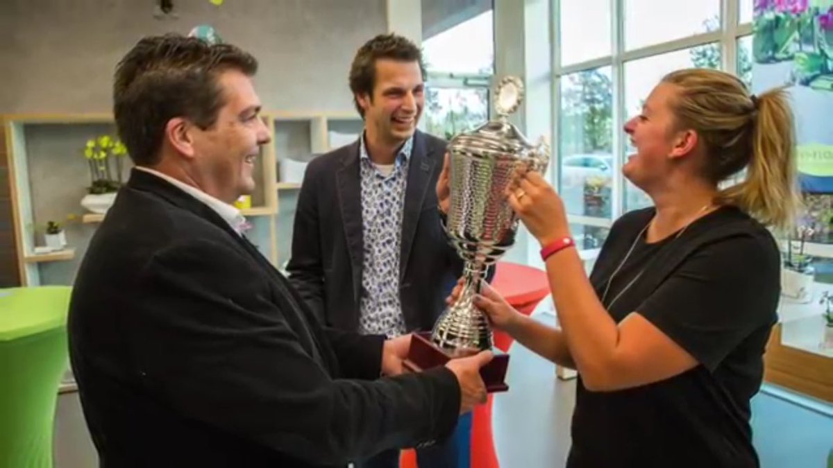 TuinbouwTV's tweet photo. TIP! Bekijk de foto-animatie terug van de #RankingTheGrower finale en kijk achter de schermen bij Opti-flor: https://t.co/fIJ2YLuajl https://t.co/92cAiF6Jh8