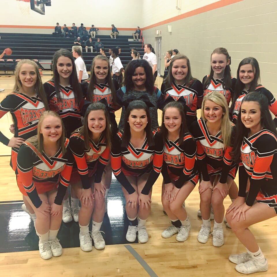 VSFJennifer's tweet photo. Greenfield High School is ready for Basketball Season!!! ❤️🏀 #varsitystyle #bowtotoe @g_field_sports @VarsityFashions https://t.co/zFcVnNtf19
