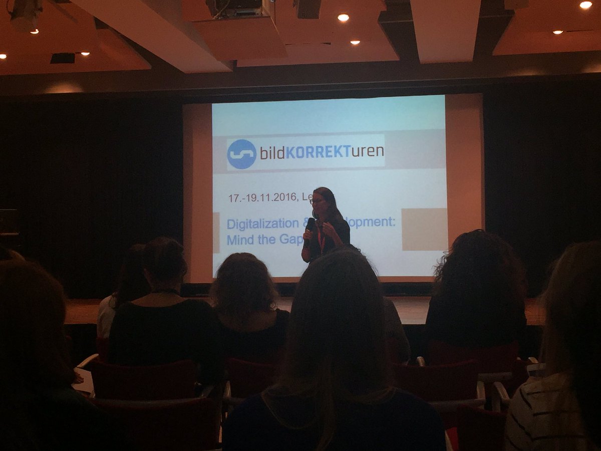 LuisaHofmeier's tweet image. Nayla Fawzi saying hello to @Bildkorrekturen for students from @DJSde and @LMU_Muenchen #digidev #bildkorr16