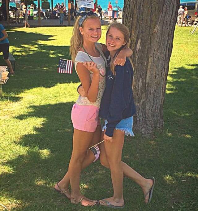 _Emily_Moore_1's tweet photo. Happy Birthday Nic!❤️ love you so much have a good day! @nicollenaylor https://t.co/zpntsQTD9W