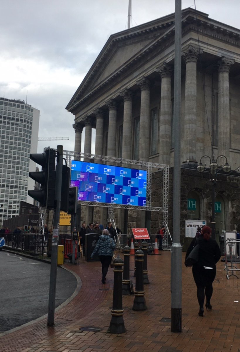 Elonex_Exper's tweet photo. Almost showtime! #GermanMarket #Birmingham #LED #DOOH #Advertising https://t.co/5gk83wHuOX