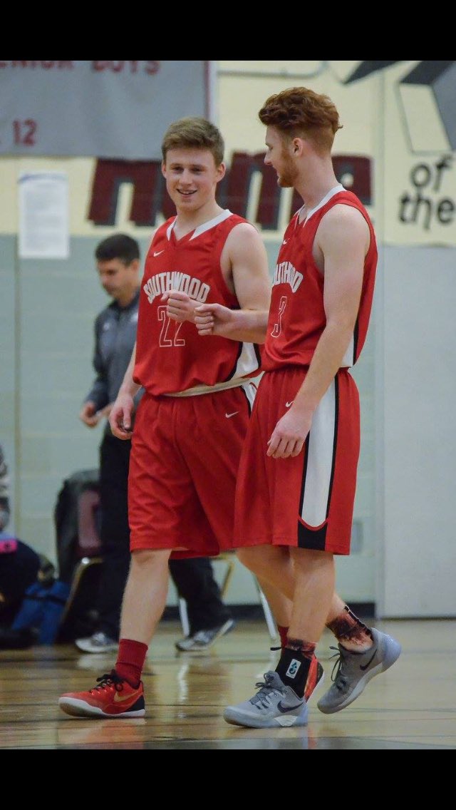 Isaiahrobinson_'s tweet photo. Happy birthday to my fellow University of Southwood alumni! Keep playing cards and being annoying pal! @BenSlinger1 https://t.co/uPl7LNVn7B