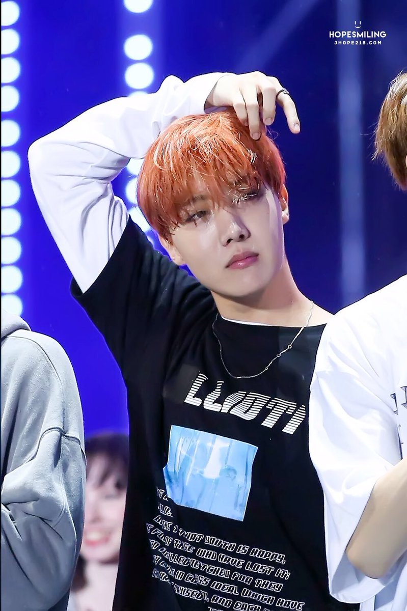 vocaIrap's tweet photo. hoseok has grown up a lot— from just that kid in gwangju to someone who makes a lot of people happy with his voice https://t.co/GxmppeHjdW