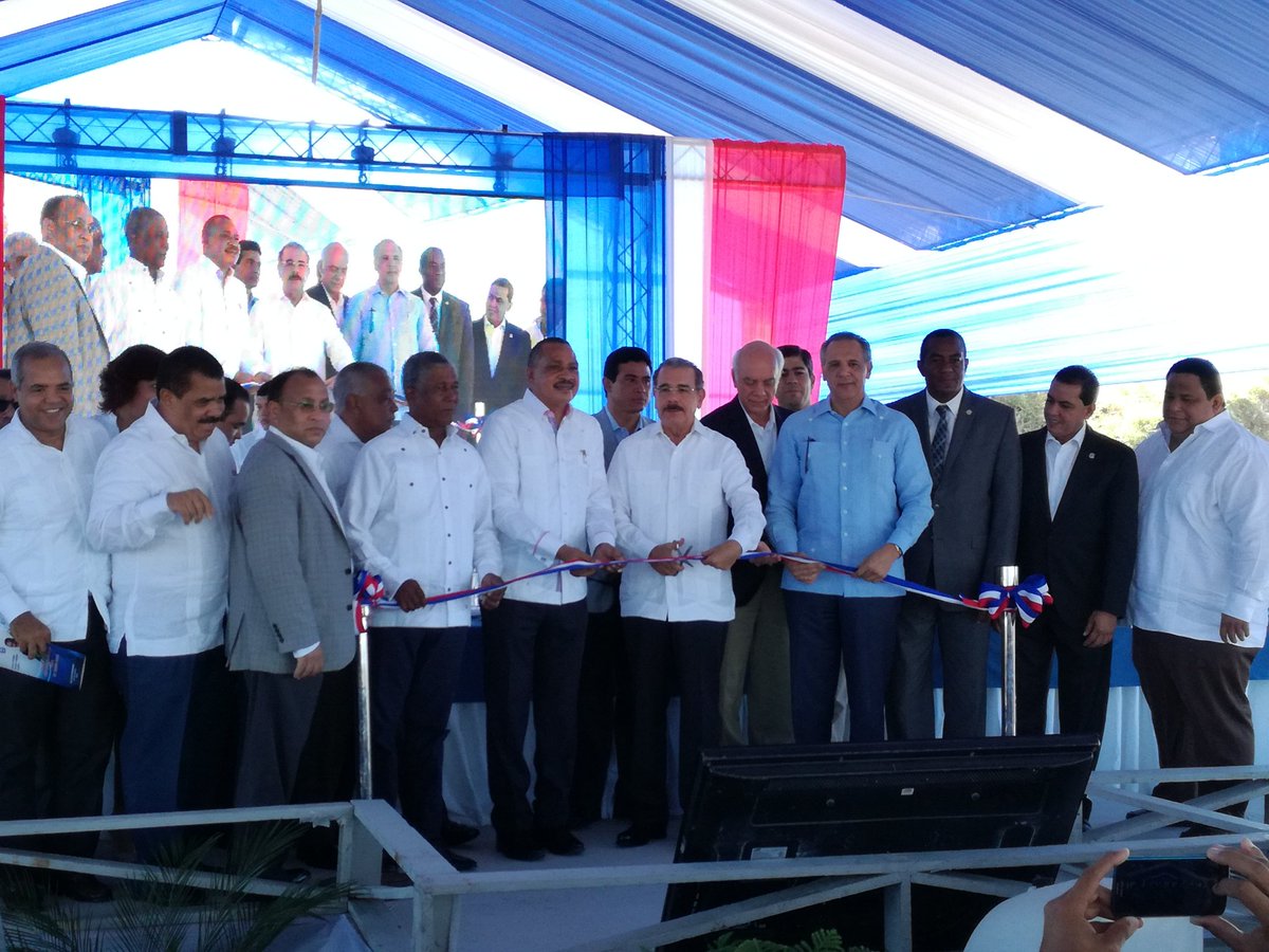INDRHIRD's tweet photo. Con el corte de cinta, a cargo del Pte. @DaniloMedina, damos entrega formal de la rehabilitación y complementación de la presa #SabanaYegua https://t.co/qFwaNrTED6