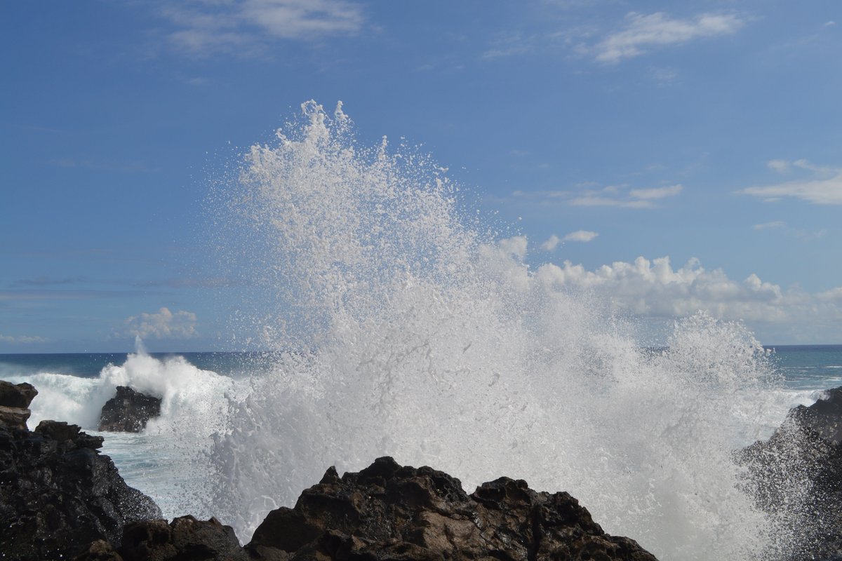 manonM13's tweet photo. Connaissez-vous le #Gouffre de l' @EtangSale ? Une merveille #Impressionnant ! #LaReunion #Lesbourbonettes https://t.co/ZozR7TmK7Q