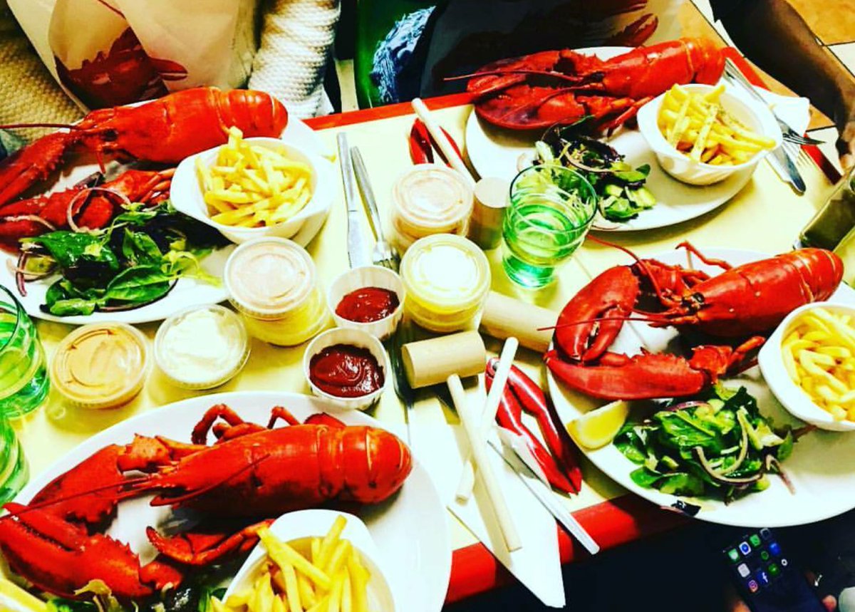 Topofthepopups's tweet photo. Get down to @topofthepopups LOBSTAR tonight in Express Cafe, Market Row, Brixton. Book at https://t.co/asYFd05Evm #lobster #topofthepopups https://t.co/iOf8fVXLVQ