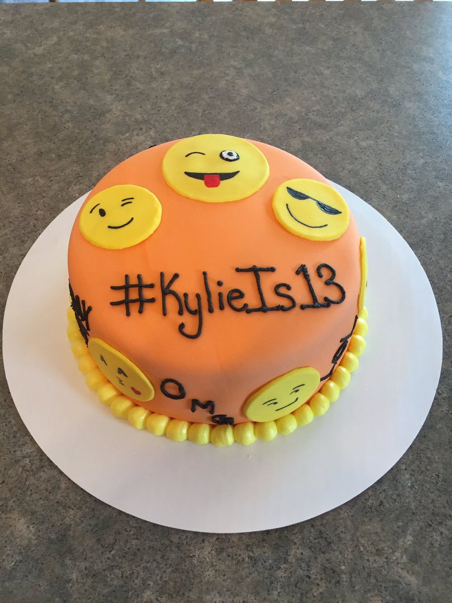ArielsCakes's tweet image. #emojicake