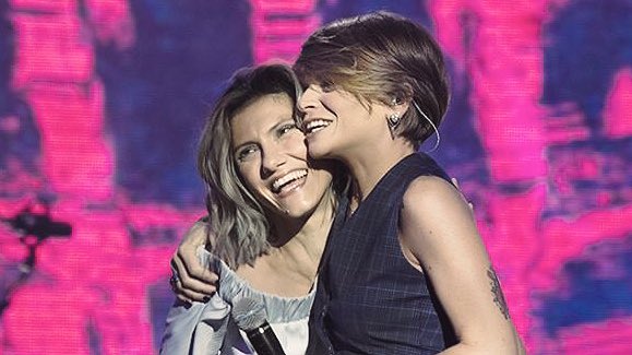 ok_respira's tweet photo. Sorrisi veri!💕🍭 @AmorosoOF @elisatoffoli #AmicheinArena https://t.co/8LiU5DV6vg