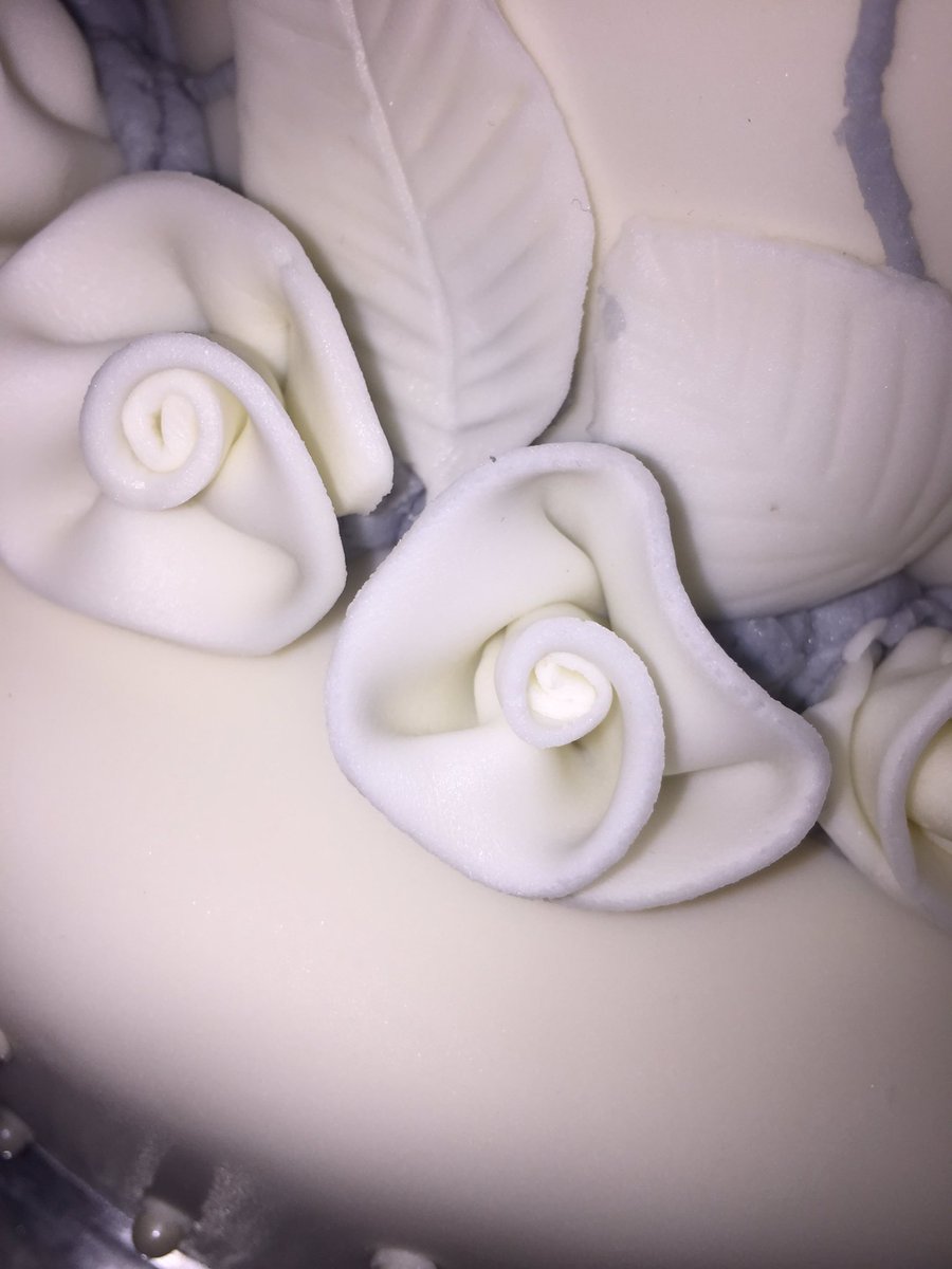 ArielsCakes's tweet image. #anniversarycake