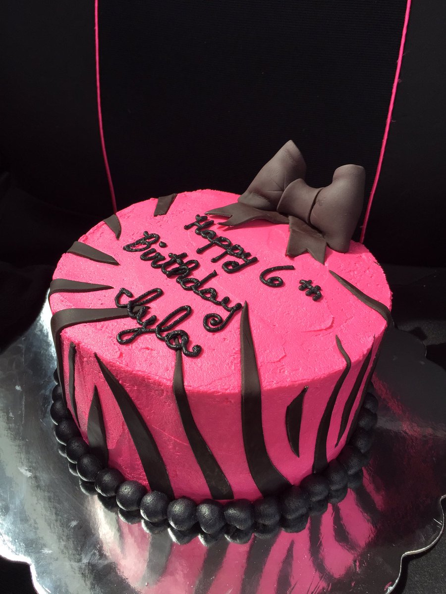 ArielsCakes's tweet image. #zebracake