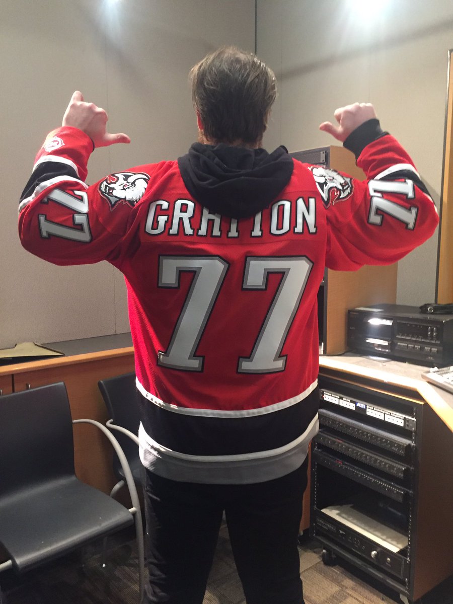 DuffyOnWCMF's tweet photo. There is no better sweater the #Sabres have ever put on than the Red third.
Not even close. https://t.co/wODH22gYiE