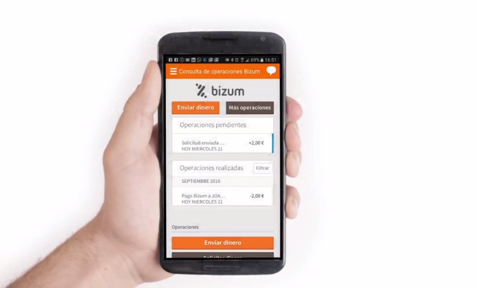 Bankinter's tweet photo. ¿Qué operaciones permite #Bizum? Transferencias, pagos en comercios, en webs.. un proyecto impulsado por la banca https://t.co/Mo5SB11vsW https://t.co/hIgeiDV1ZP