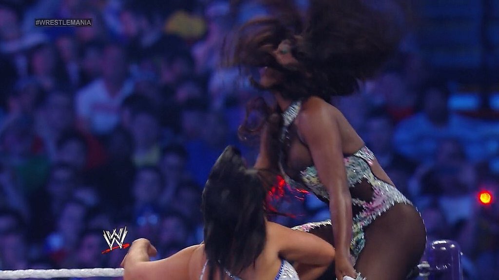 Free naomi wwe tits pics