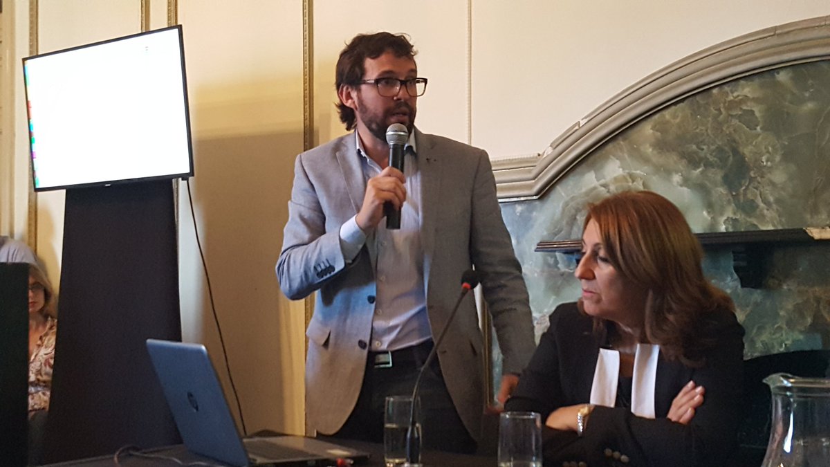 rigobisso's tweet photo. #Rosario @maucasella junto a la Intendenta @MonicaFein y @GobSantaFe presentando 1 Nuevo instrumento #Crear Comunidad emprendedora #SER2016 https://t.co/WNCWLD4Yfm
