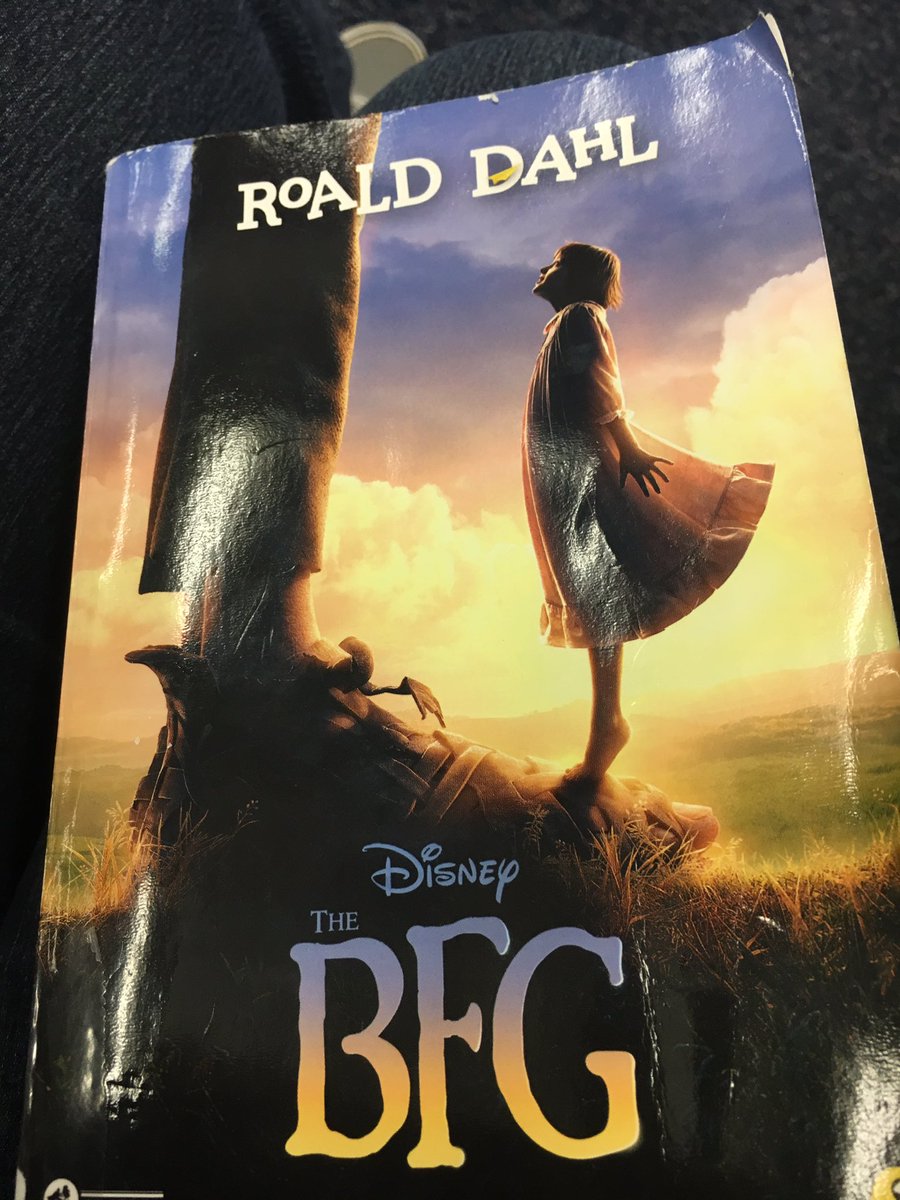 NorElem_Media's tweet image. Talking BFG with @merkleji @lvs2teachmc @roald_dahl @NorwichElem #authormessage #favoriteparts #analyzeending #@SkypeClassroom #hcsdms