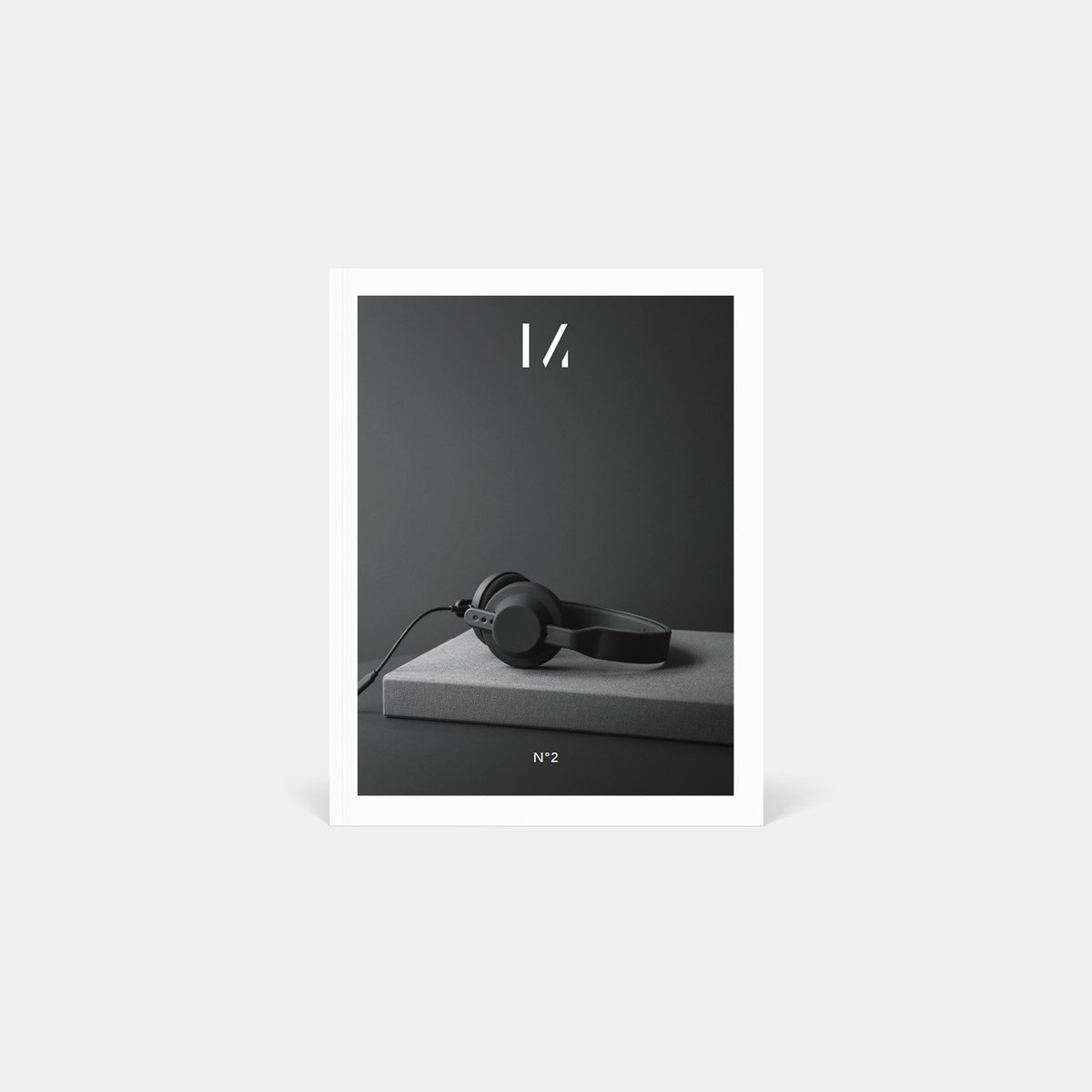 Minimalissimo Nº2 is here! Shipping internationally next week, so get your orders in. Thanks for the support.
—
minimalissimo.com/magazine/no2