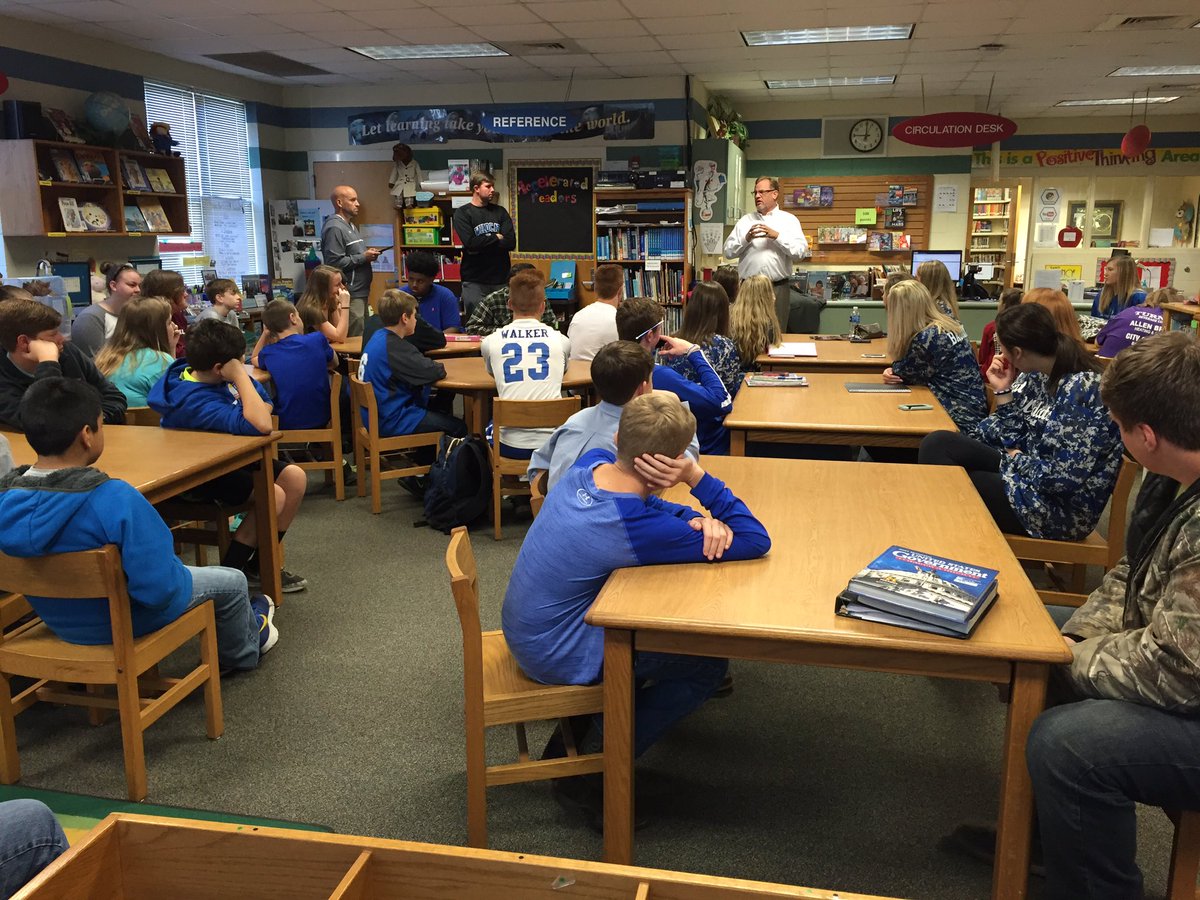 westlimestonehs's tweet photo. Jason Black speaks to West Civics class about getting involved in their community #communityeducator #aew2016 @LCSforKids https://t.co/BbSpnbkNoI