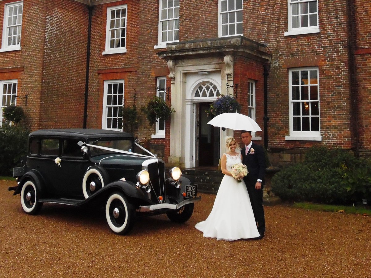 AarionWeddingca's tweet photo. Congratulations Georgina &amp; Archie @ChilstonPark see the car they chose https://t.co/fNGL3CRSpg #weddinghour #groom #bride #bridetobe #kent https://t.co/5p9A72uneK
