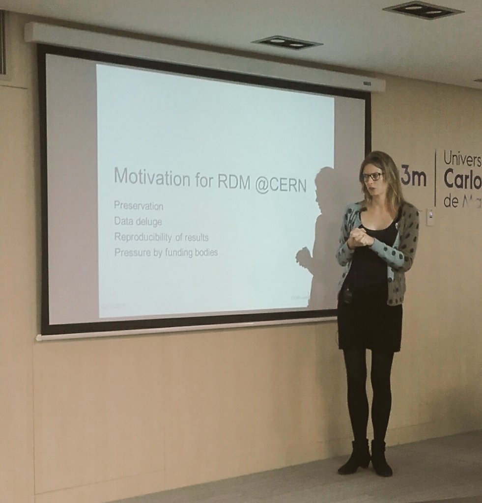ajspadial2's tweet photo. Motivations for research data management at @CERN. We should make our own commitment at #INIA_es #thorbootcamp https://t.co/LosFRP6WU1