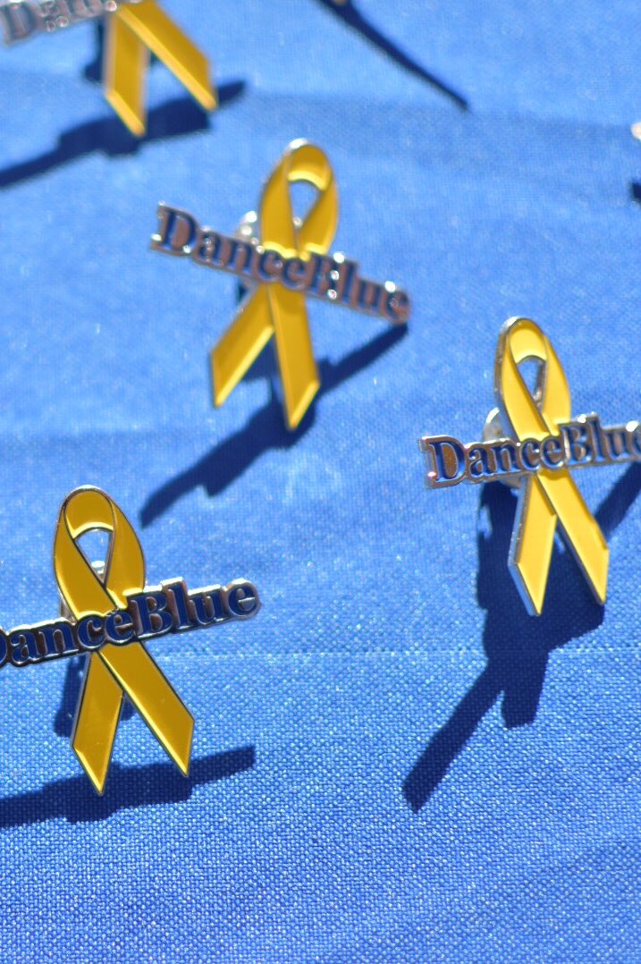 UK_DanceBlue's tweet photo. Come see us at Bowmanโs Den until 2 today! Get a pic with the ๐ฏand donate at least $3 for a DB pin #DBKeepsIt100 #100DaysToDB https://t.co/9BrUwTAVdi
